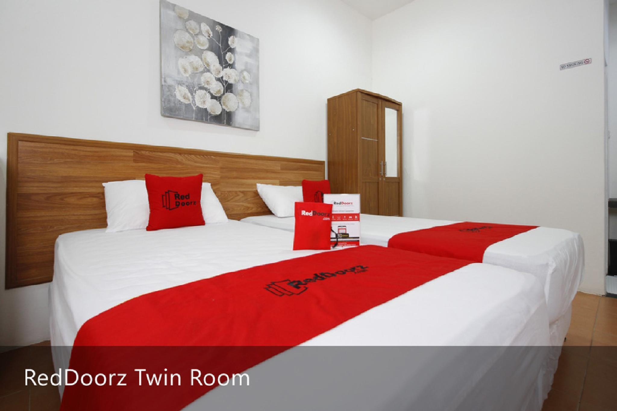 Rumah tetamu Reddoorz Near Plaza Indonesia Jakarta