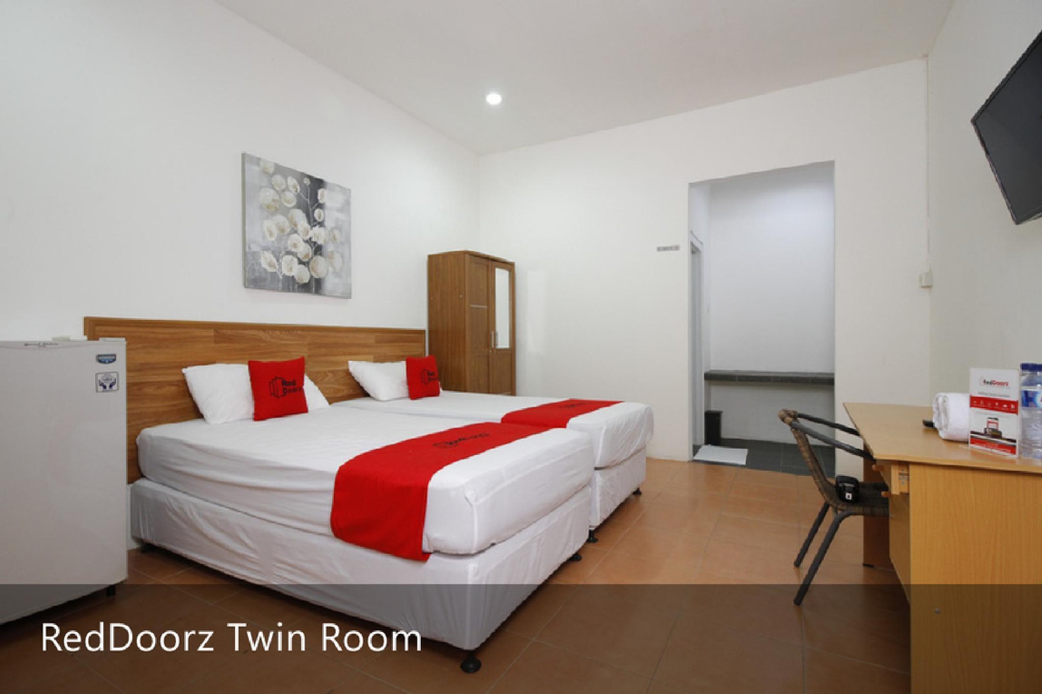 Rumah tetamu Reddoorz Near Plaza Indonesia Jakarta