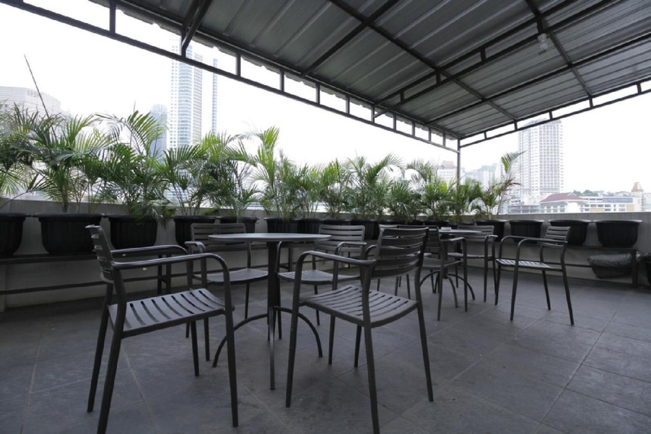 Rumah tetamu Reddoorz Near Plaza Indonesia 3*